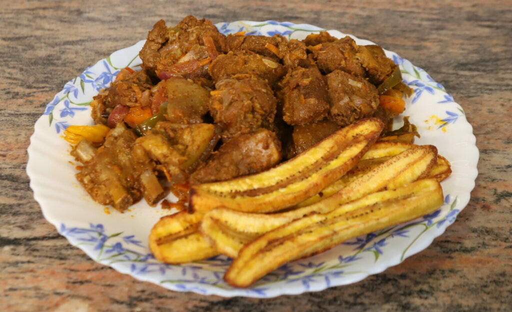 Jinsi ya kupika kitimoto rosti na ndizi za kukaanga Jiko Point